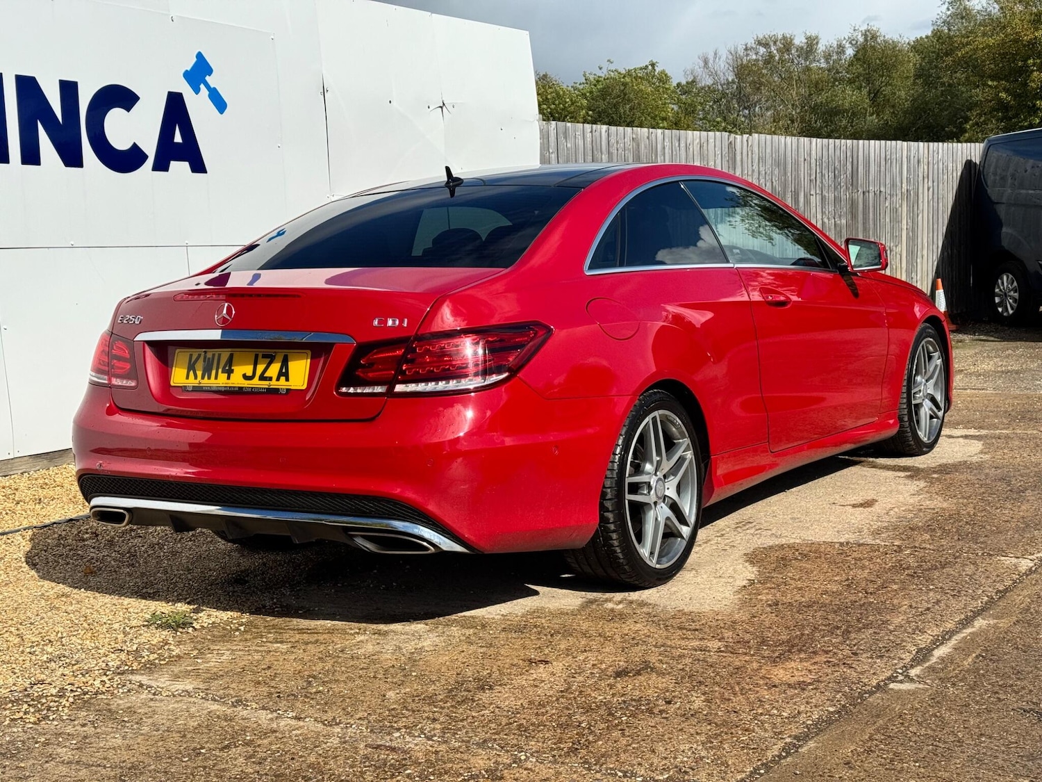 Used Mercedes-Benz E Class 2014 for sale - 75915860: Photo 16
