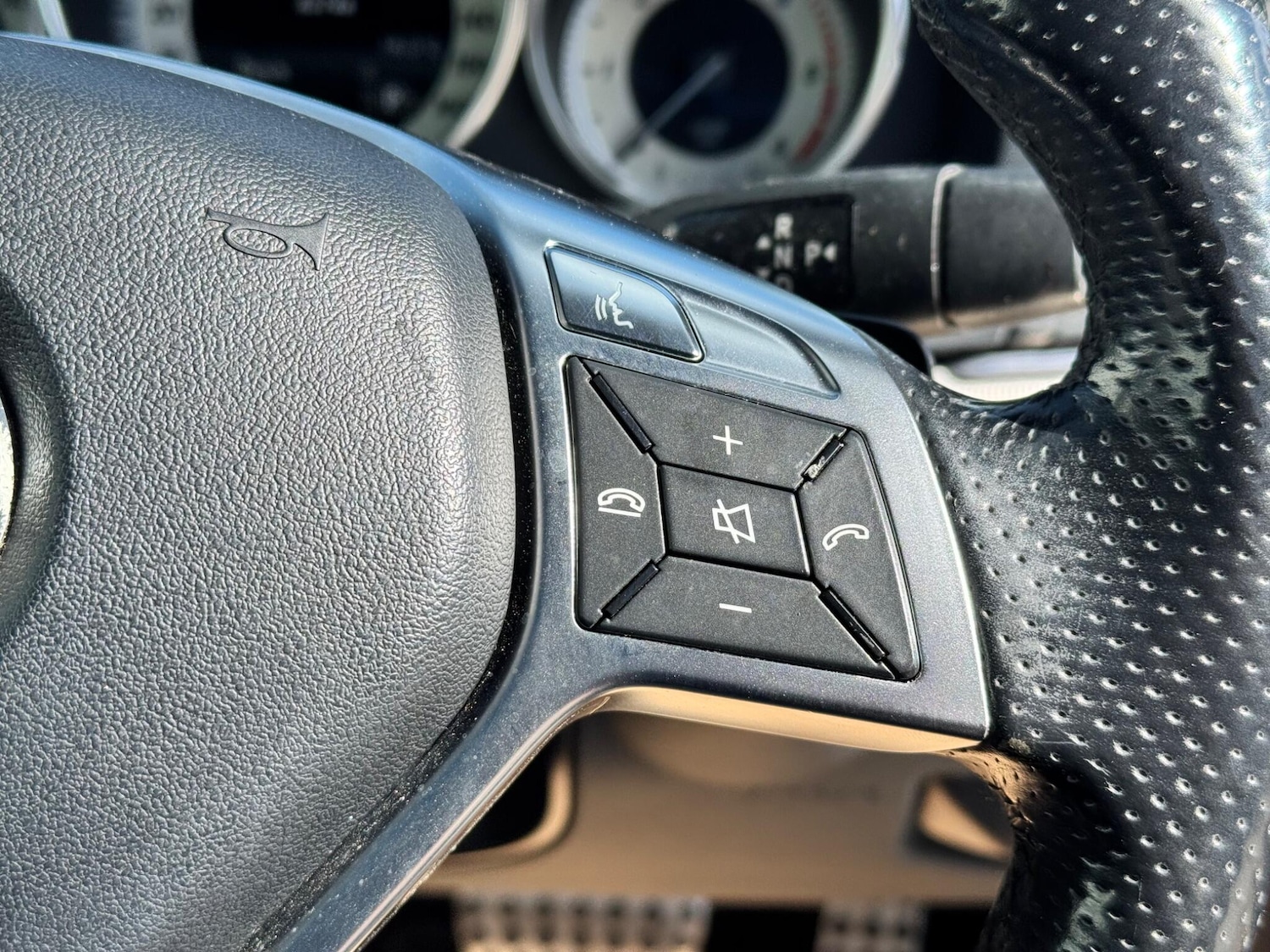 Used Mercedes-Benz E Class 2014 for sale - 75915860: Photo 20