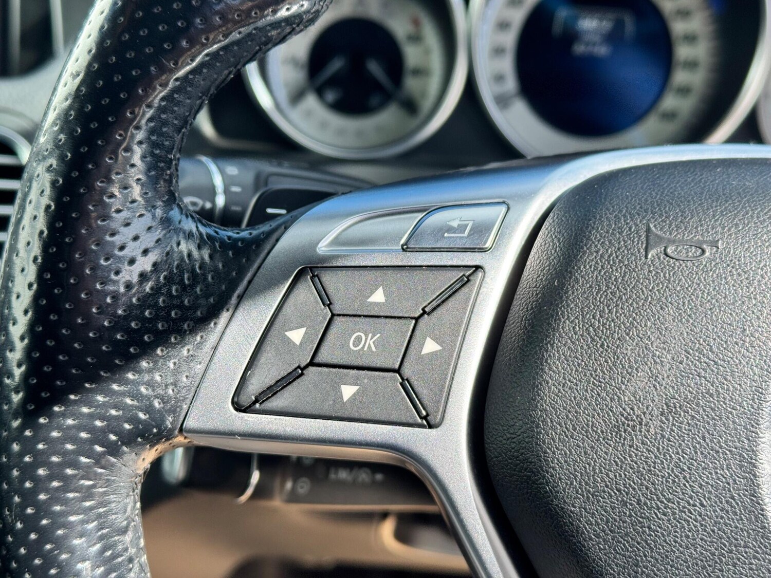 Used Mercedes-Benz E Class 2014 for sale - 75915860: Photo 25