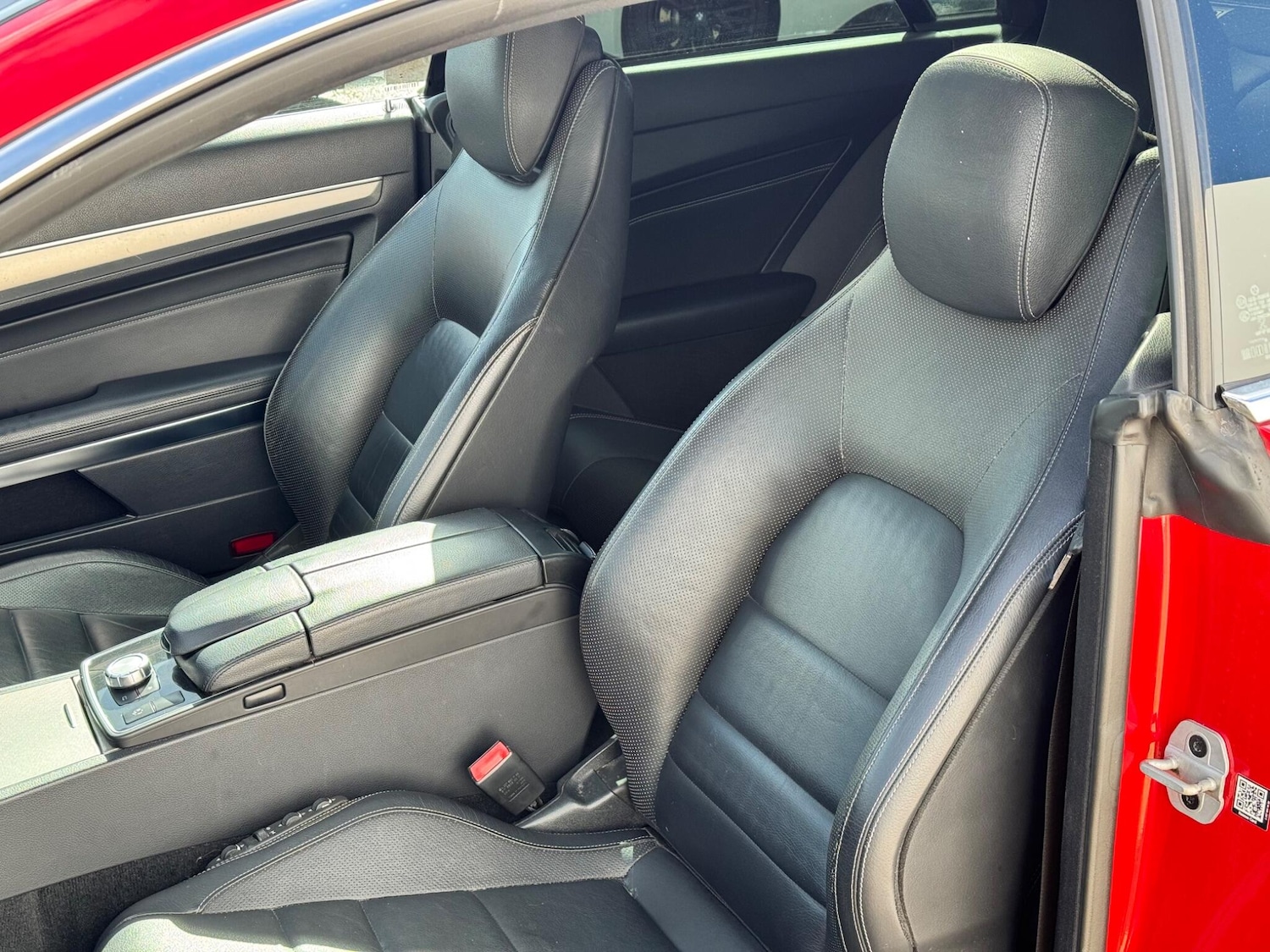 Used Mercedes-Benz E Class 2014 for sale - 75915860: Photo 42