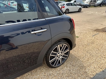 Used MINI Hatch 2021 for sale - 75520230: Photo