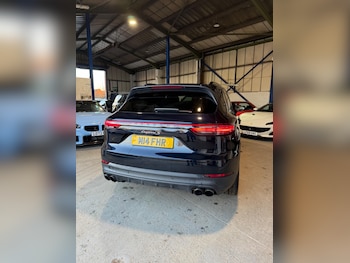 Used Porsche Cayenne 2018 for sale - 78809740: Photo