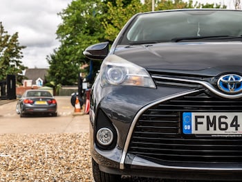 Used Toyota Yaris 2015 for sale - 79316437: Photo