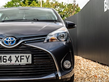Used Toyota Yaris 2015 for sale - 79316437: Photo