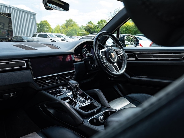 Used Porsche Cayenne 2018 for sale - 75540040: Photo 28