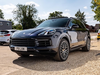 Used Porsche Cayenne 2018 for sale - 75540040: Photo