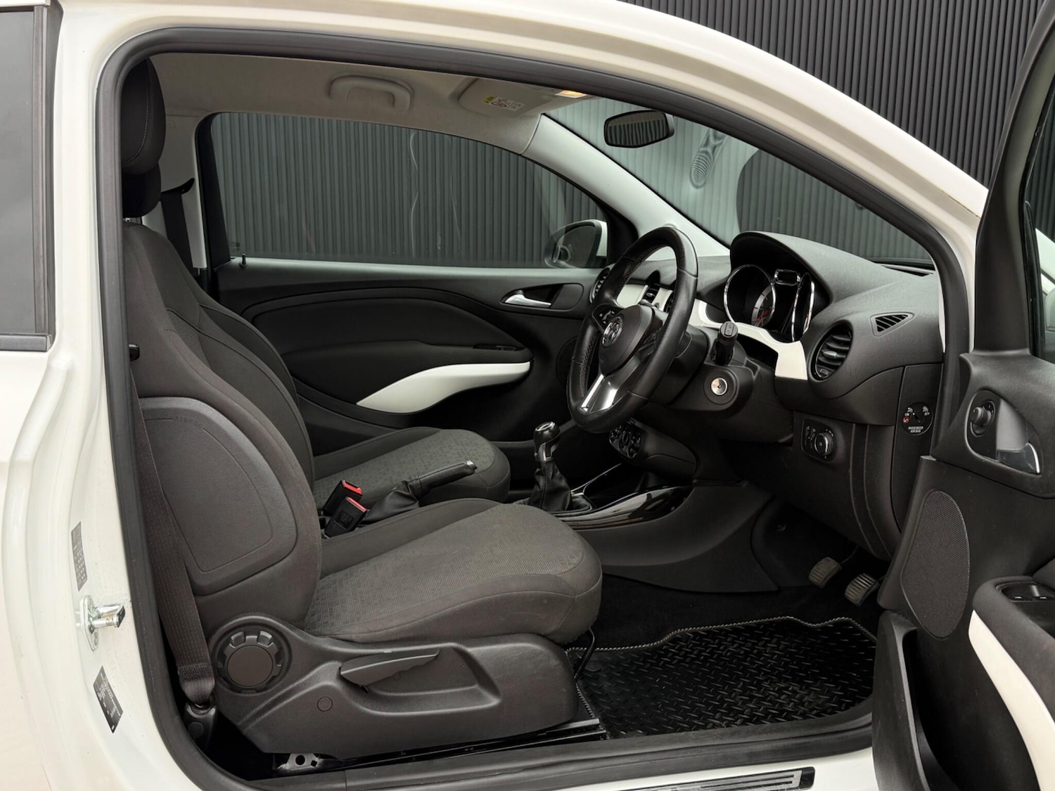 Used Vauxhall ADAM 2015 for sale - 77853537: Photo 14