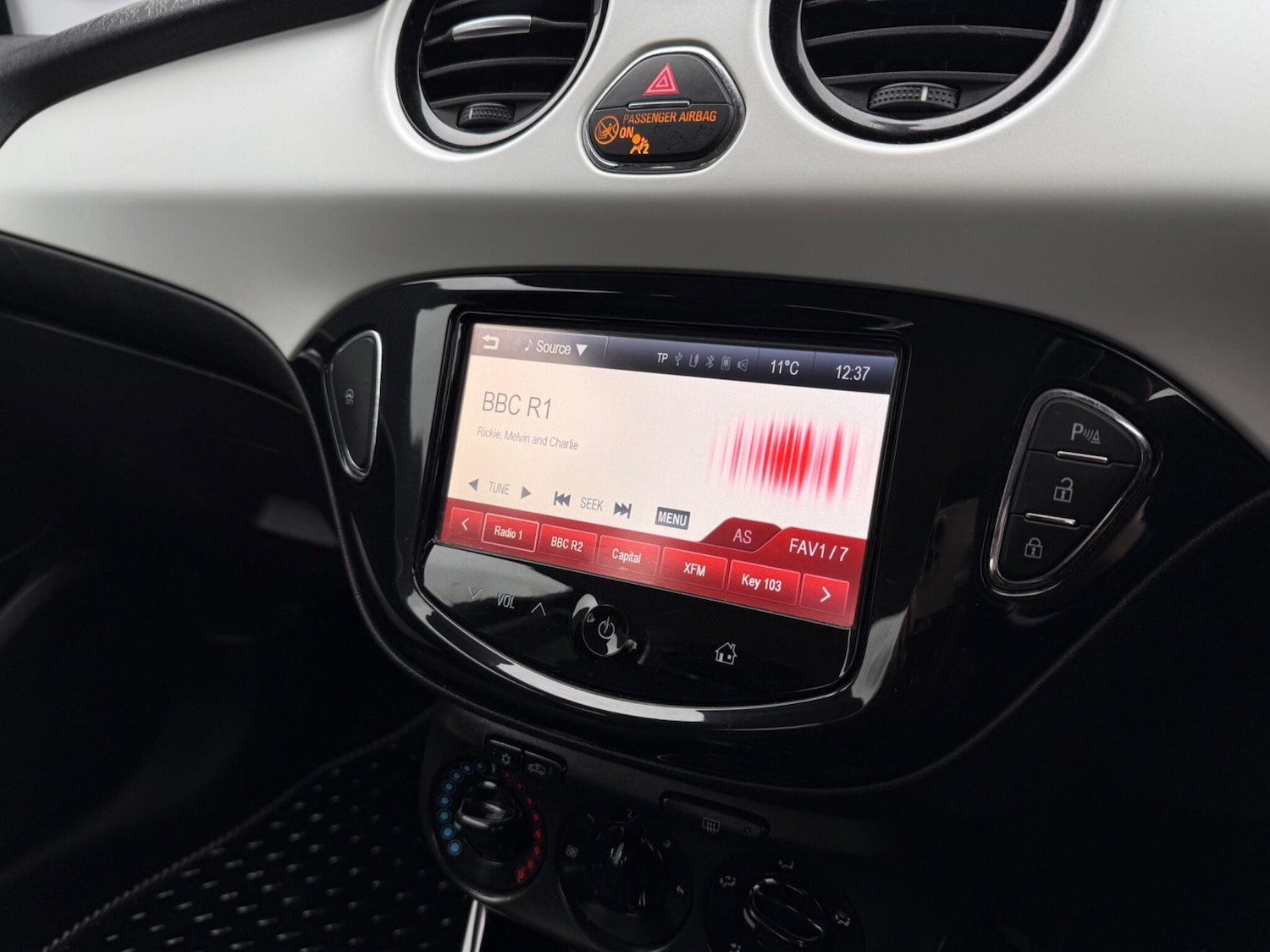 Used Vauxhall ADAM 2015 for sale - 77853537: Photo 21