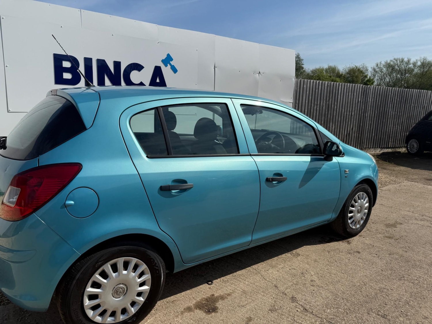 Used Vauxhall Corsa 2010 for sale - 76472250: Photo 9