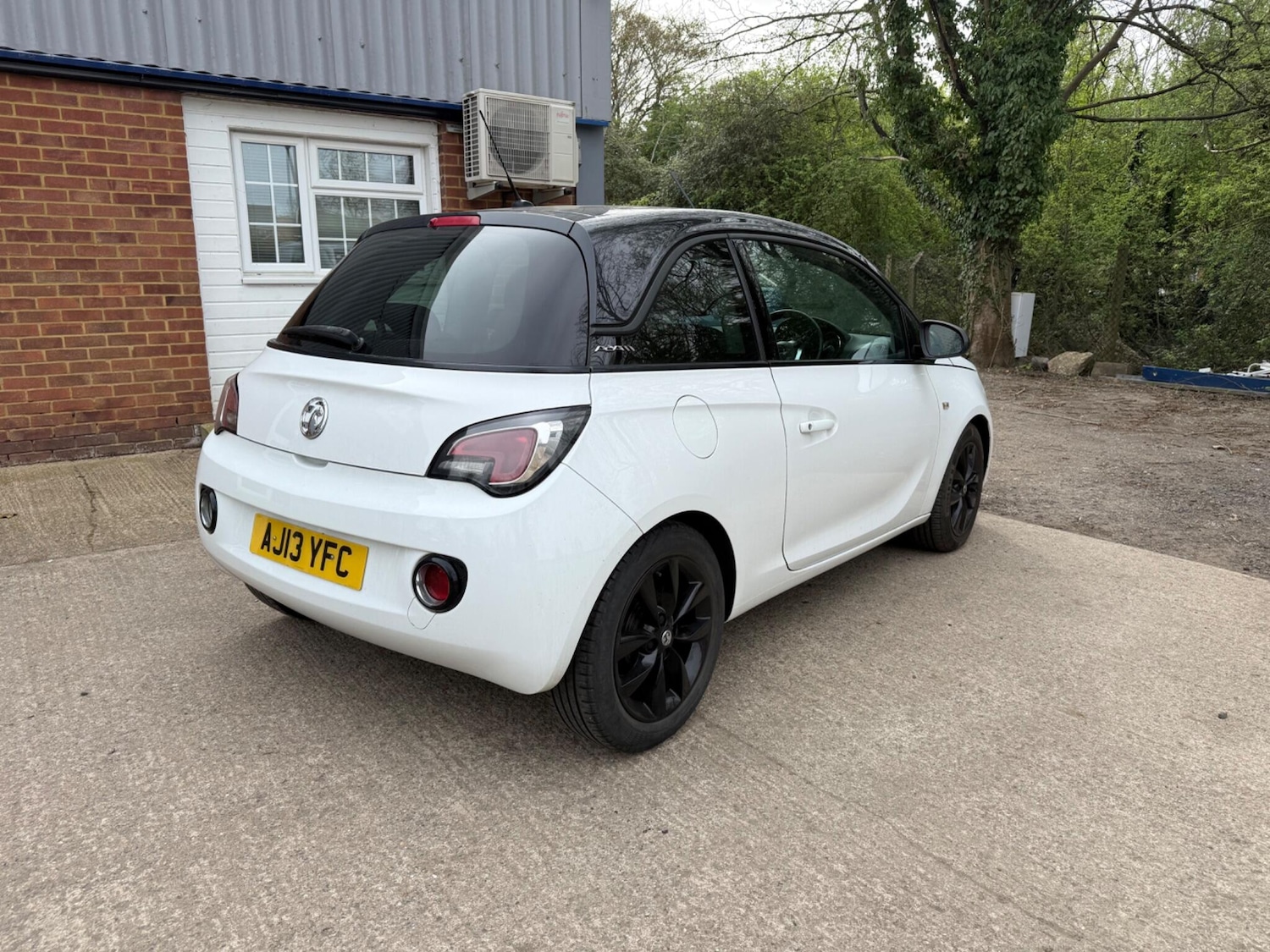 Used Vauxhall ADAM 2013 for sale - 78185010: Photo 2