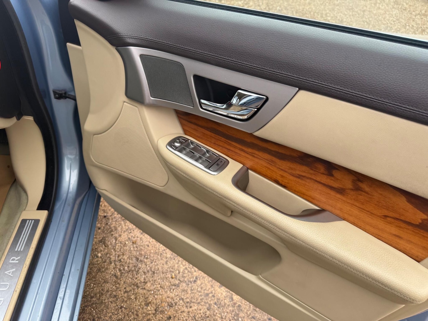 Used Jaguar XF 2010 for sale - 77940512: Photo 14