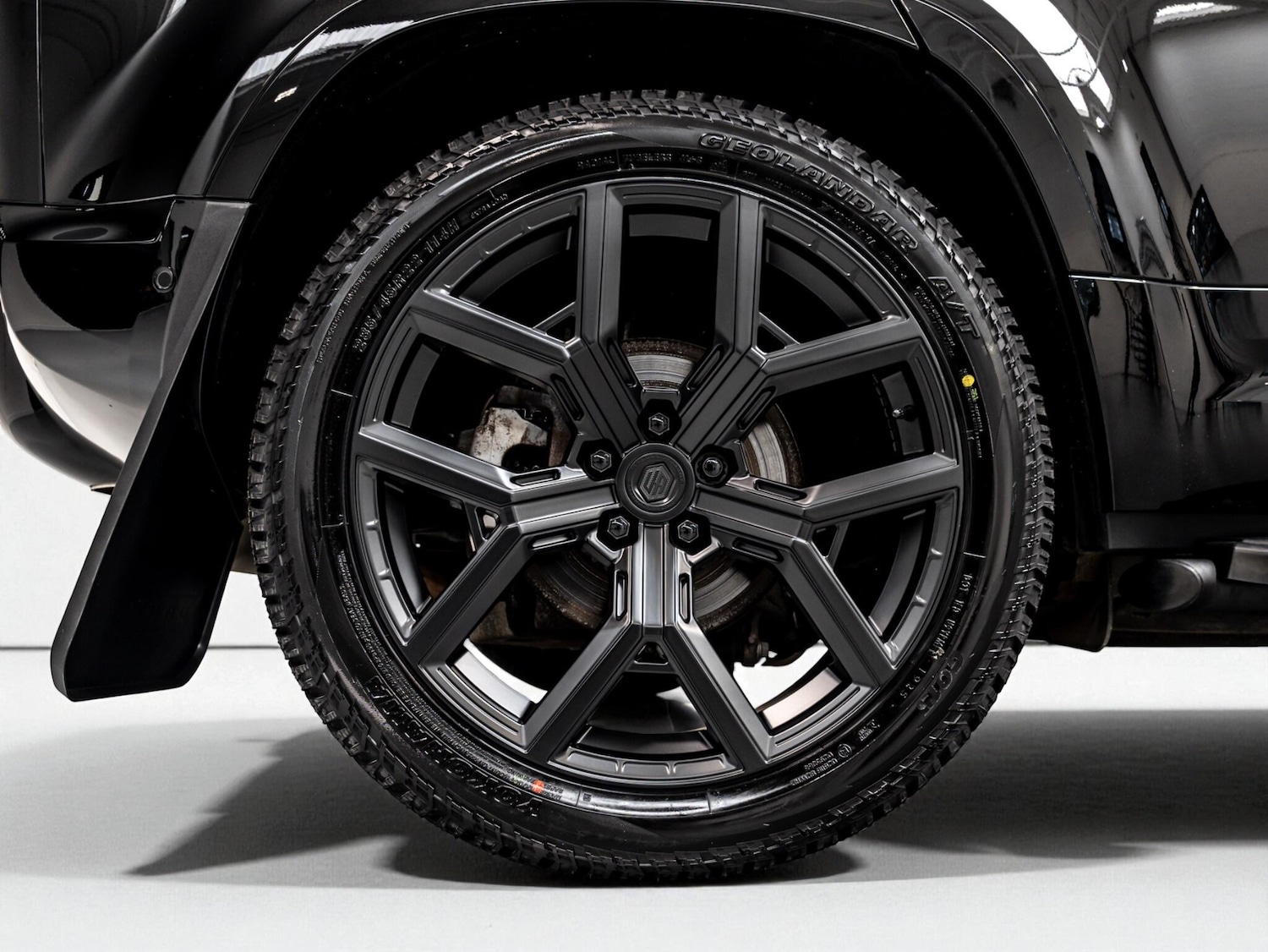 Used Land Rover Defender 2021 for sale - 76549200: Photo 10