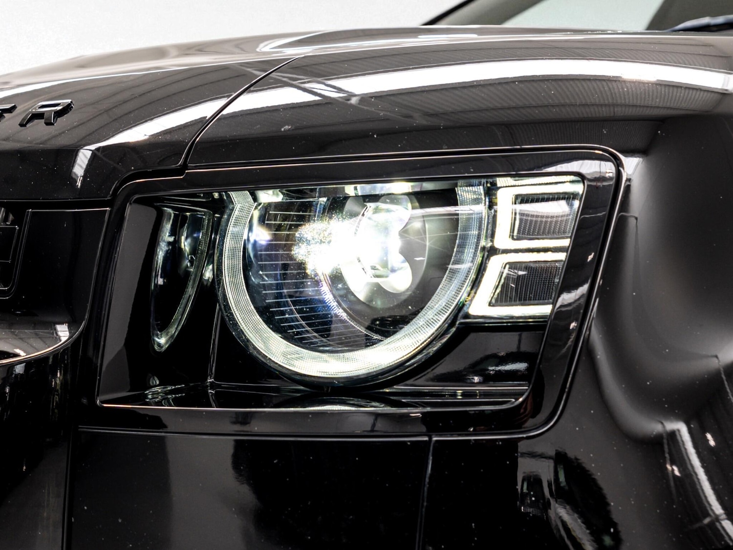 Used Land Rover Defender 2021 for sale - 76549200: Photo 19