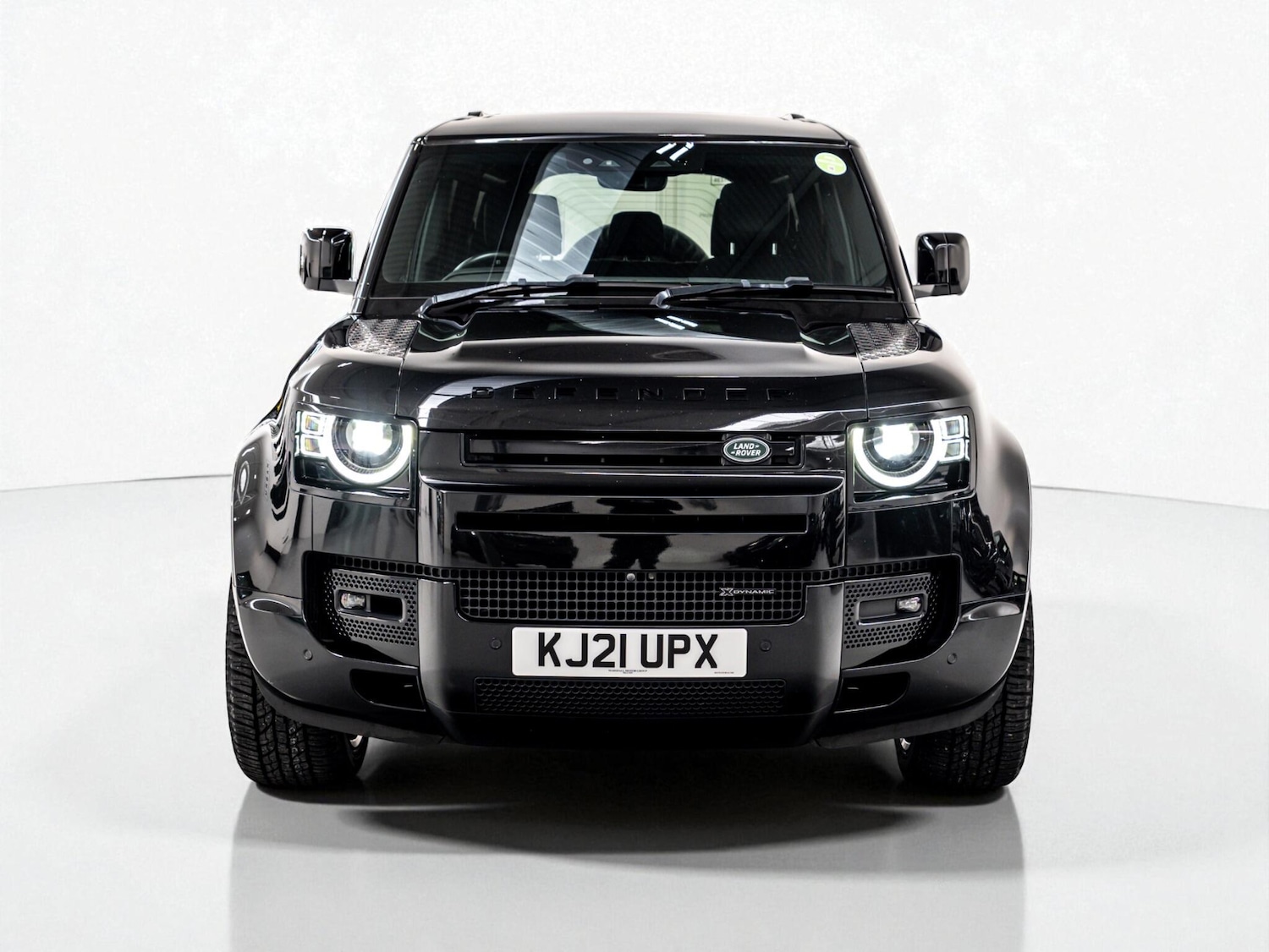 Used Land Rover Defender 2021 for sale - 76549200: Photo 2