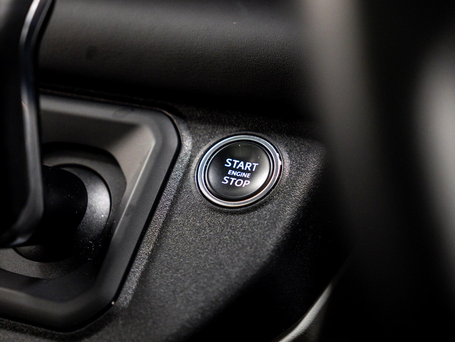 Used Land Rover Defender 2021 for sale - 76549200: Photo 36