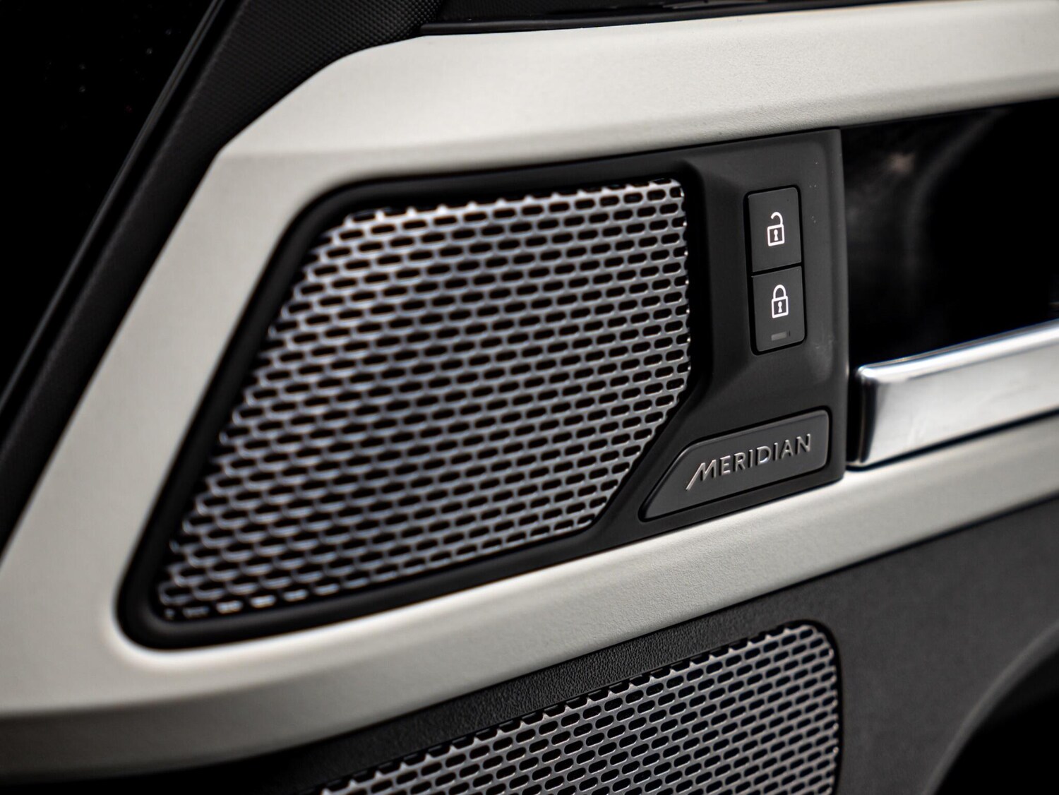 Used Land Rover Defender 2021 for sale - 76549200: Photo 42