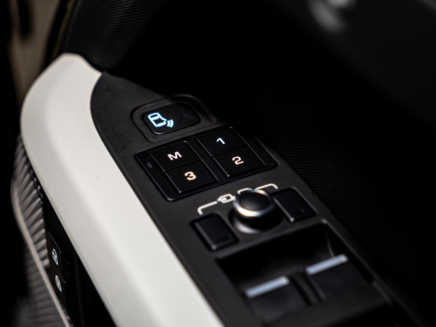 Used Land Rover Defender 2021 for sale - 76549200: Photo 43