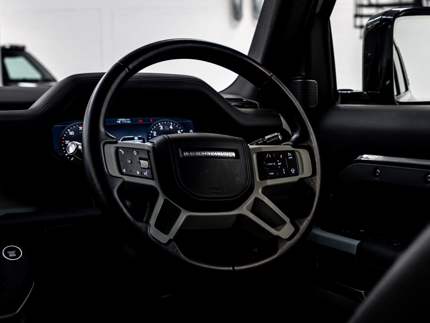 Used Land Rover Defender 2021 for sale - 76549200: Photo 45