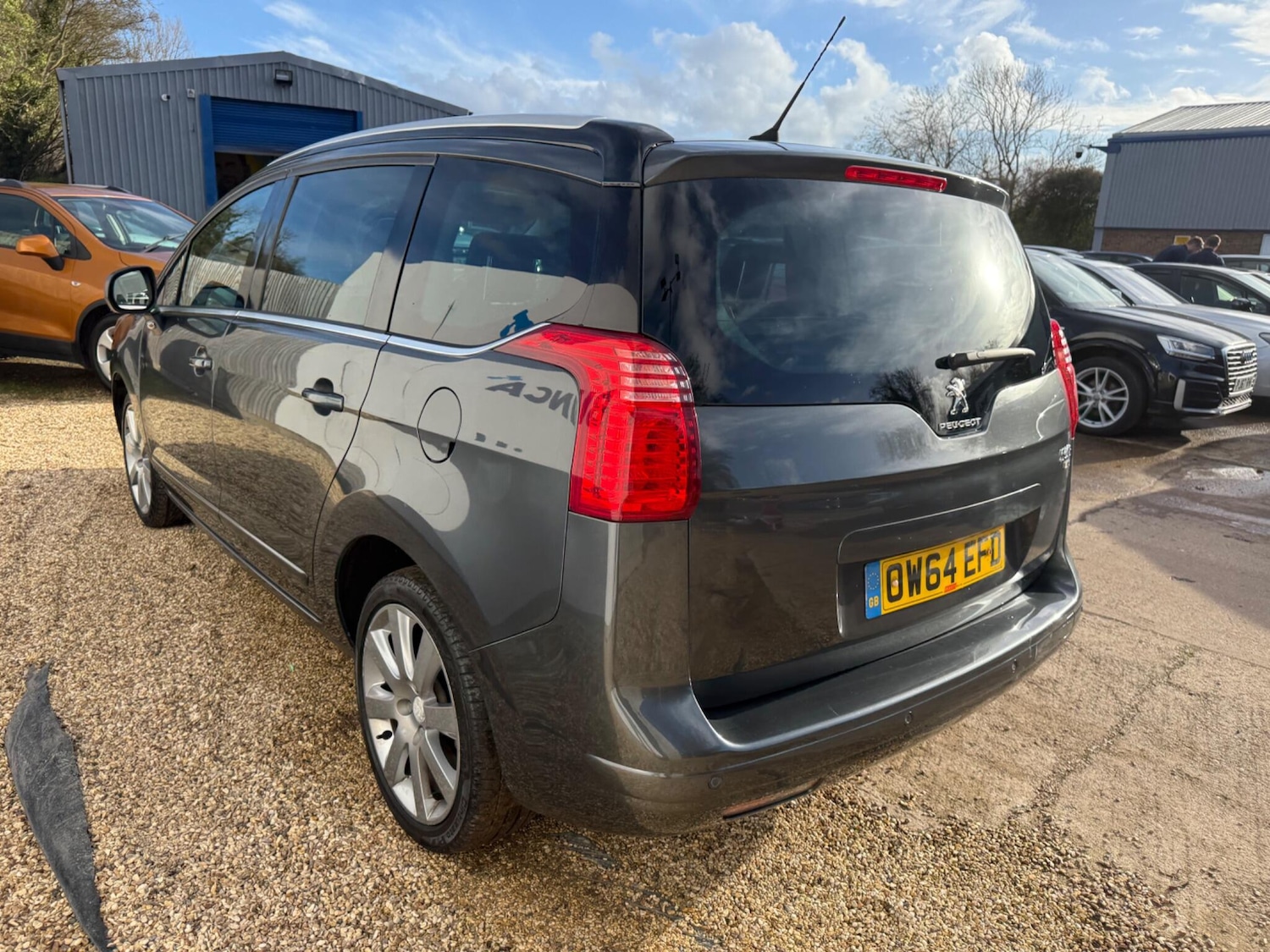 Used Peugeot 5008 2015 for sale - 77291333: Photo 6