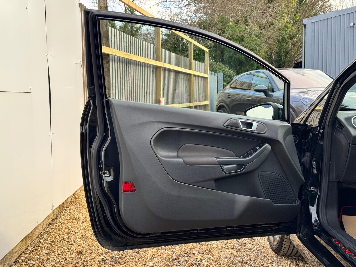 Used Ford Fiesta 2017 for sale - 77040354: Photo 16