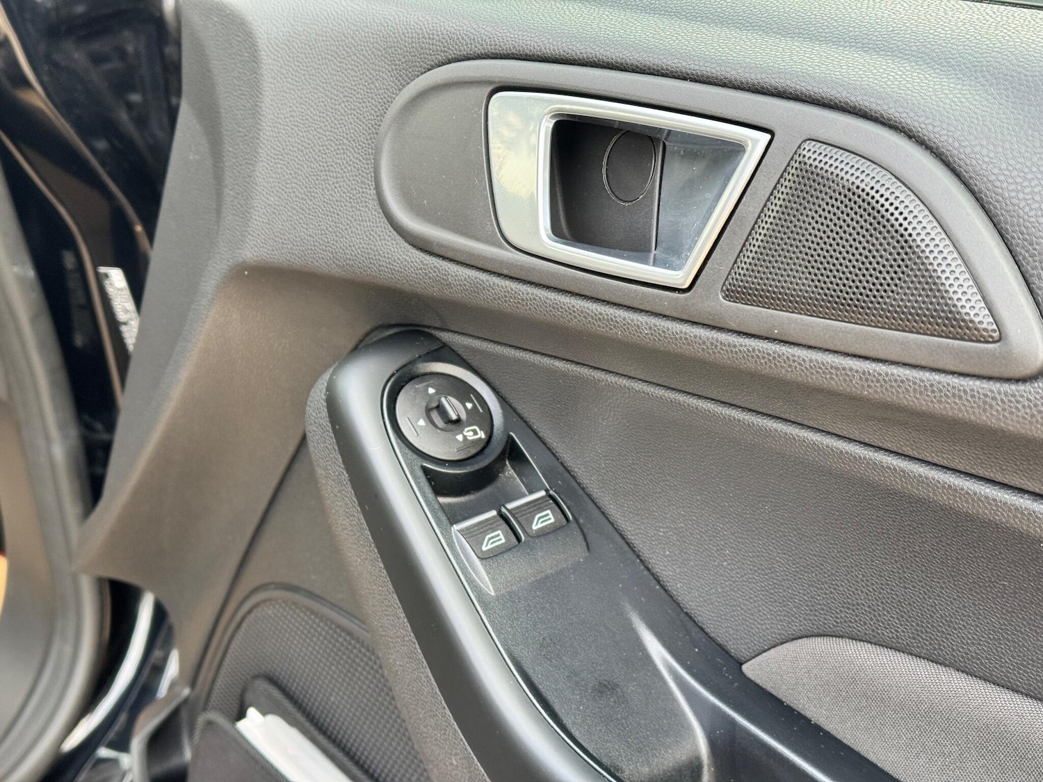 Used Ford Fiesta 2017 for sale - 77040354: Photo 17