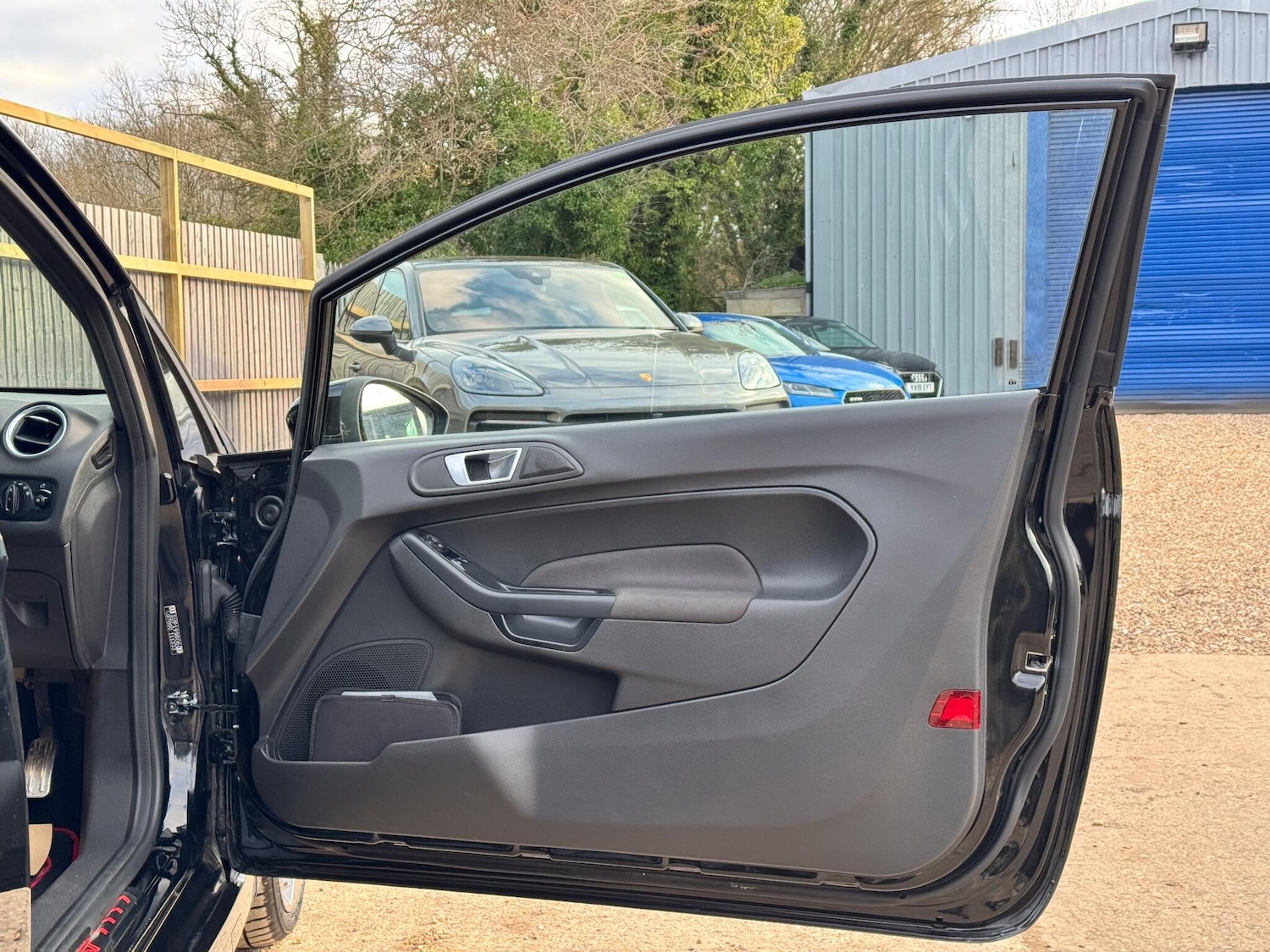 Used Ford Fiesta 2017 for sale - 77040354: Photo 18