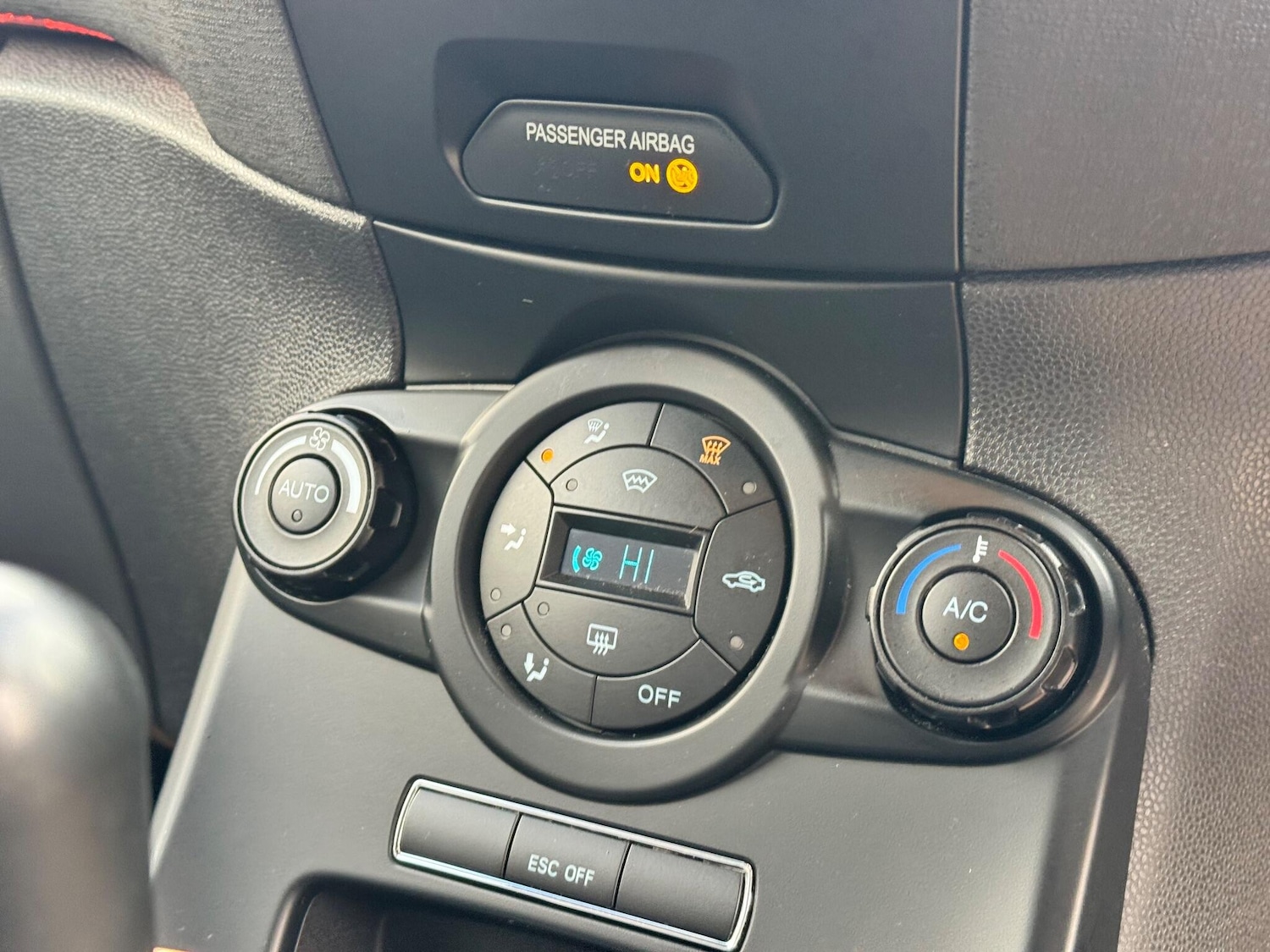 Used Ford Fiesta 2017 for sale - 77040354: Photo 32