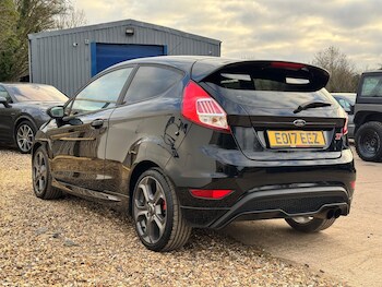 Used Ford Fiesta 2017 for sale - 77040354: Photo