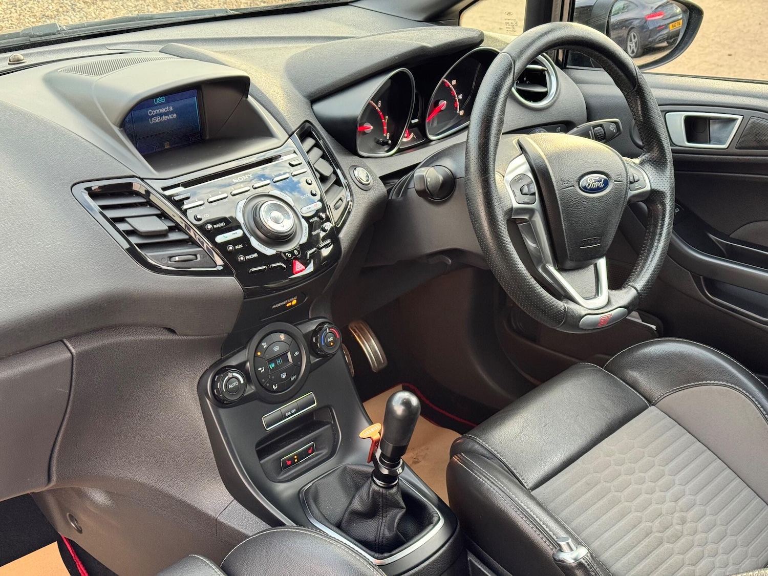 Used Ford Fiesta 2017 for sale - 77040354: Photo 7