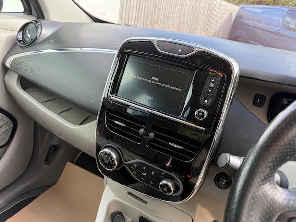 Used Renault Zoe for sale - 76214933: Photo 24