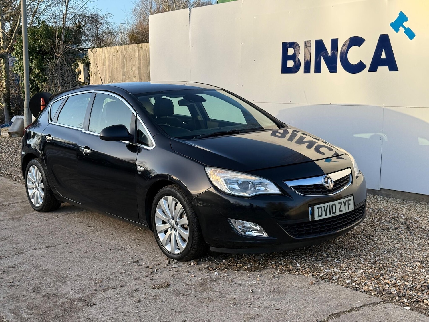 Used Vauxhall Astra 2010 for sale - 76753239: Photo 1