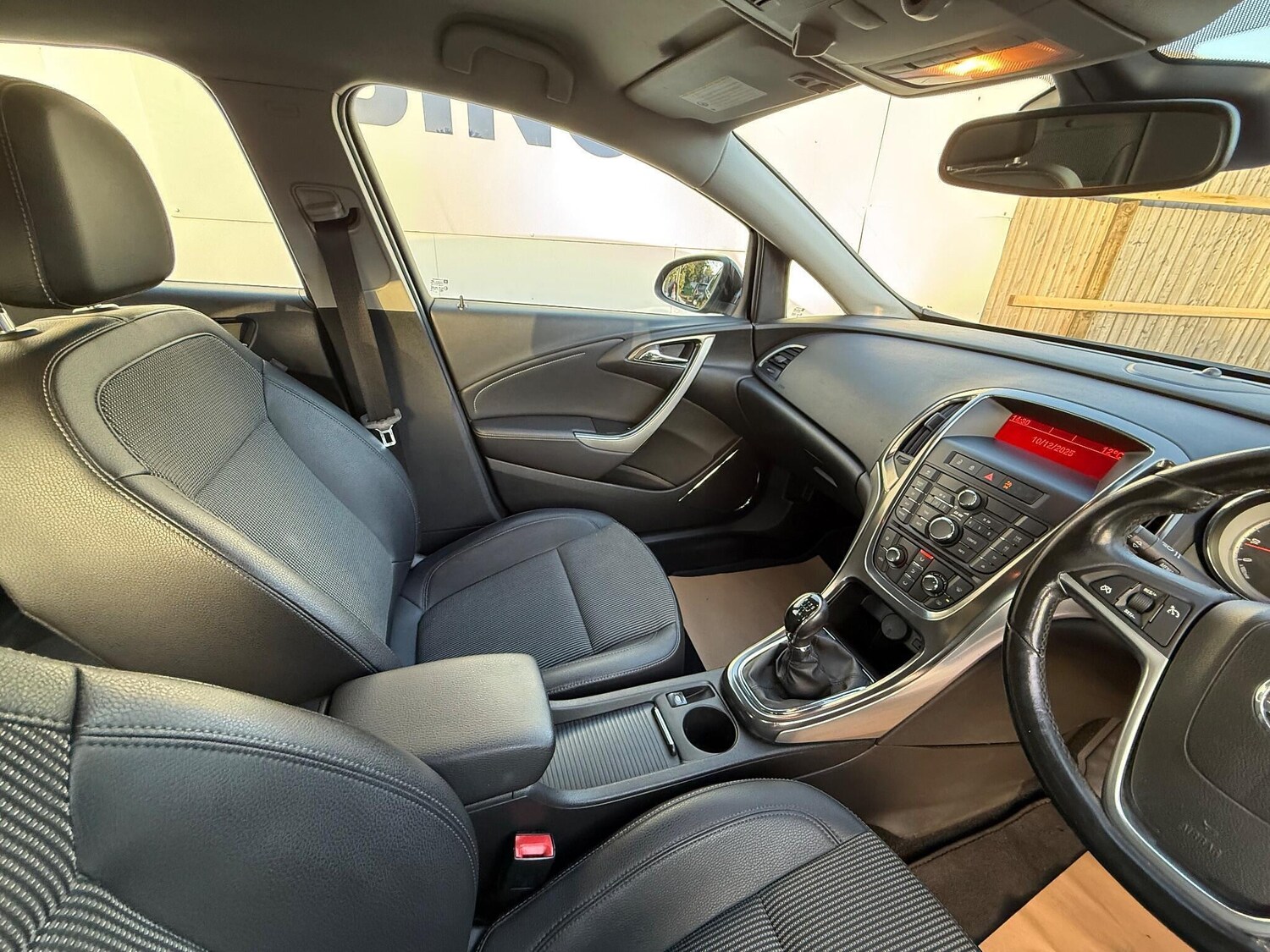 Used Vauxhall Astra 2010 for sale - 76753239: Photo 12