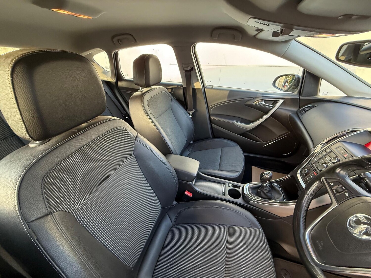 Used Vauxhall Astra 2010 for sale - 76753239: Photo 13