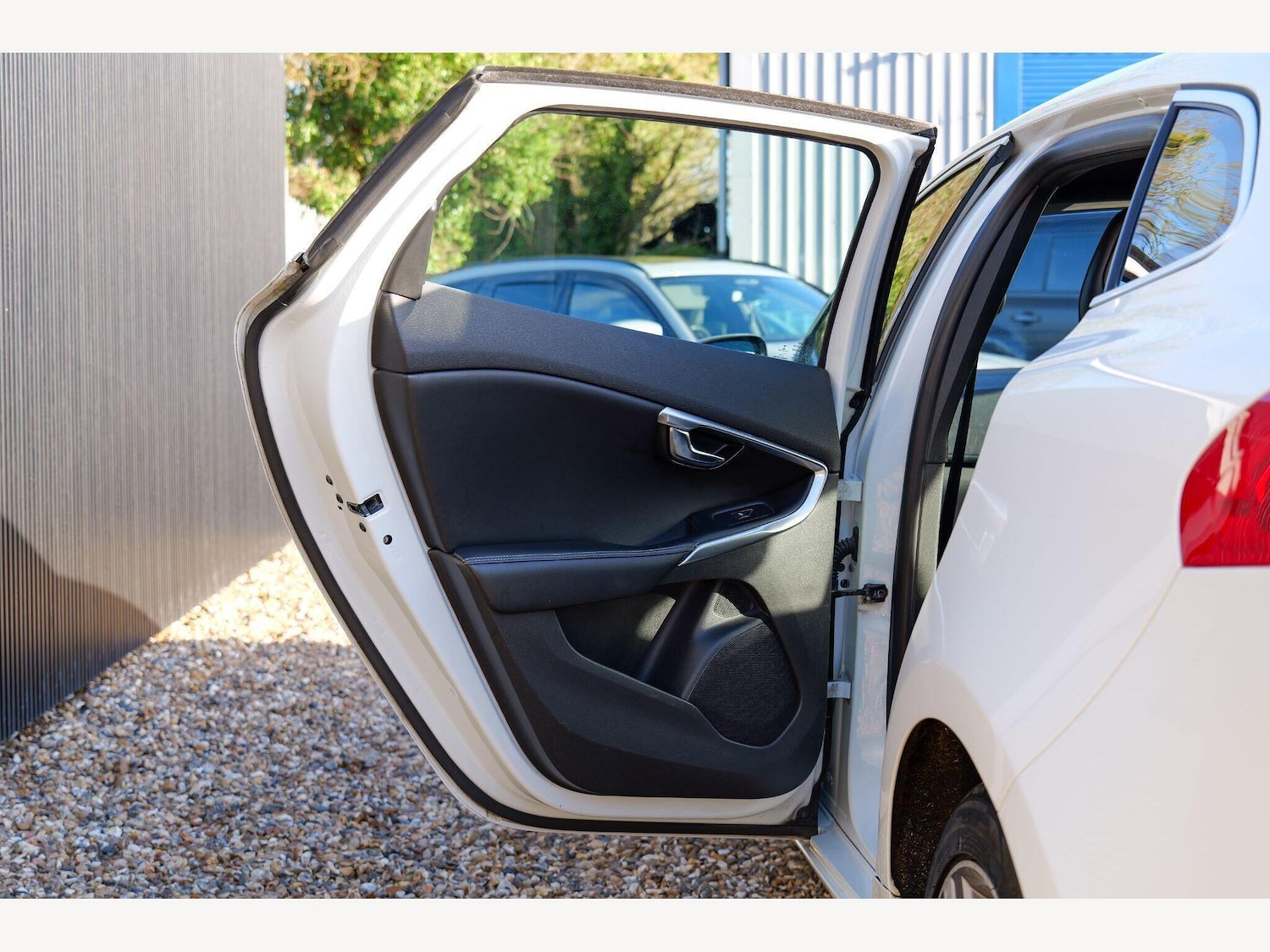 Used Volvo V40 2014 for sale - 77305539: Photo 15