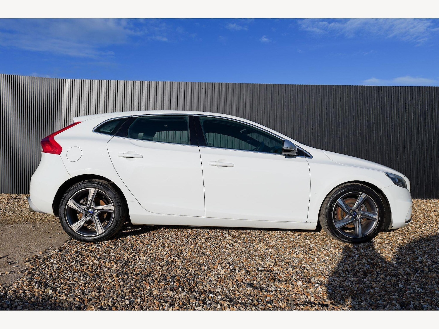 Used Volvo V40 2014 for sale - 77305539: Photo 2