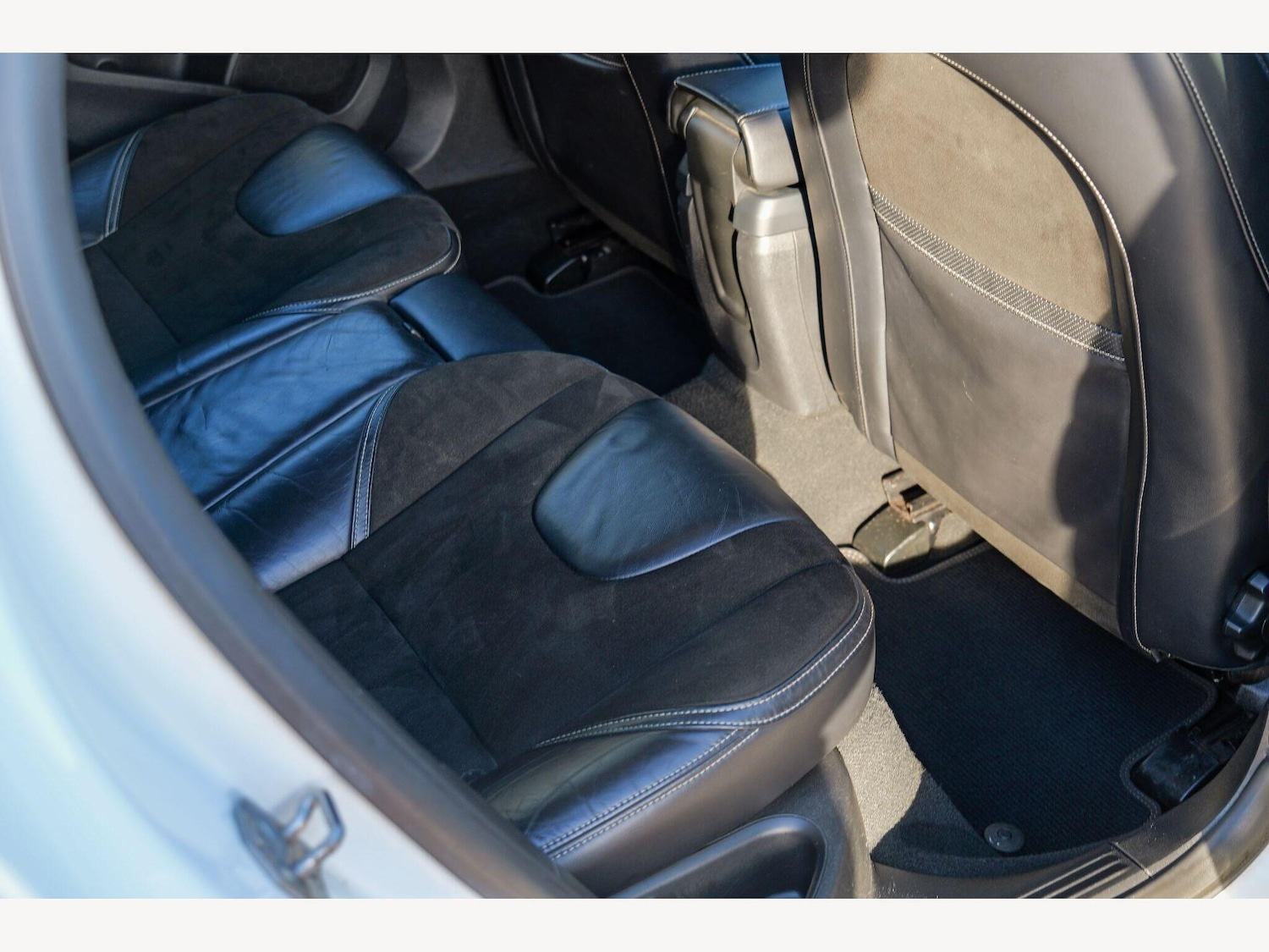 Used Volvo V40 2014 for sale - 77305539: Photo 25