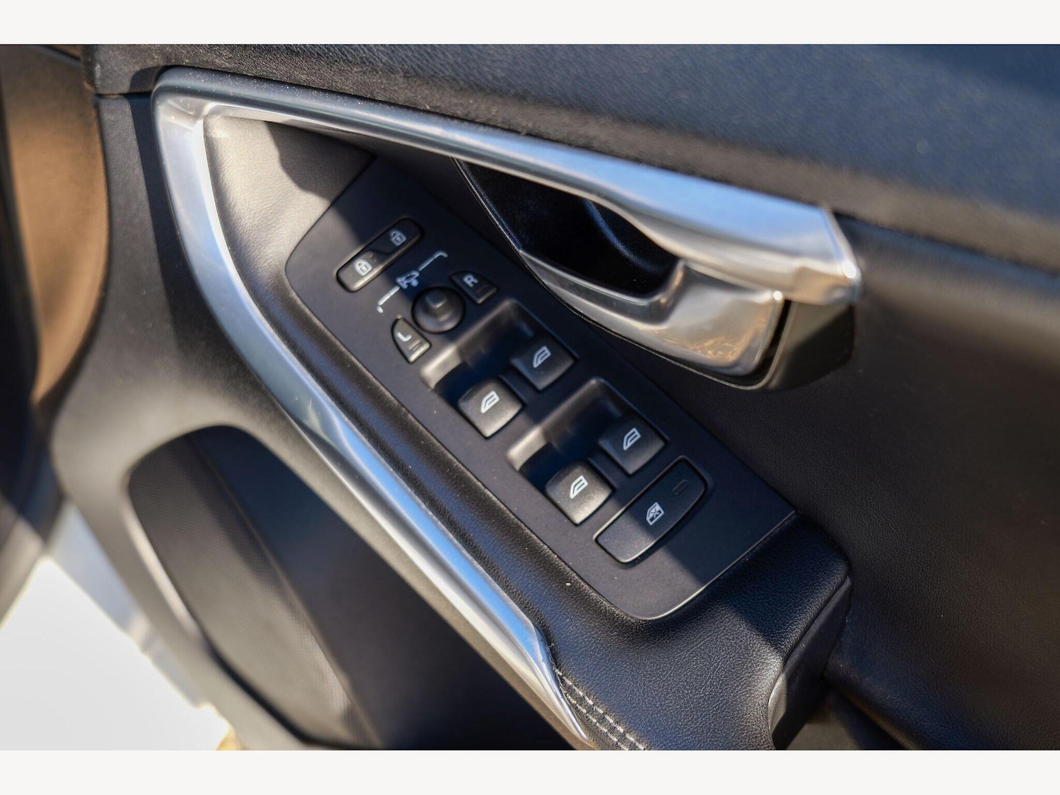 Used Volvo V40 2014 for sale - 77305539: Photo 31