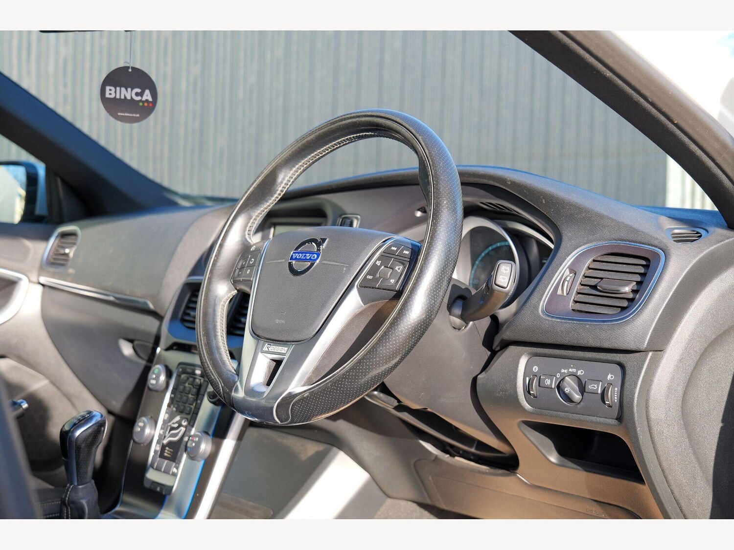 Used Volvo V40 2014 for sale - 77305539: Photo 32