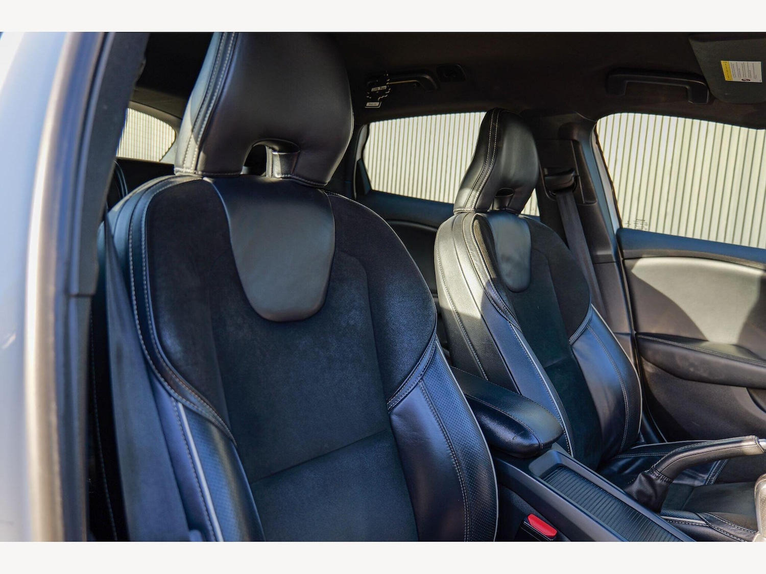 Used Volvo V40 2014 for sale - 77305539: Photo 35