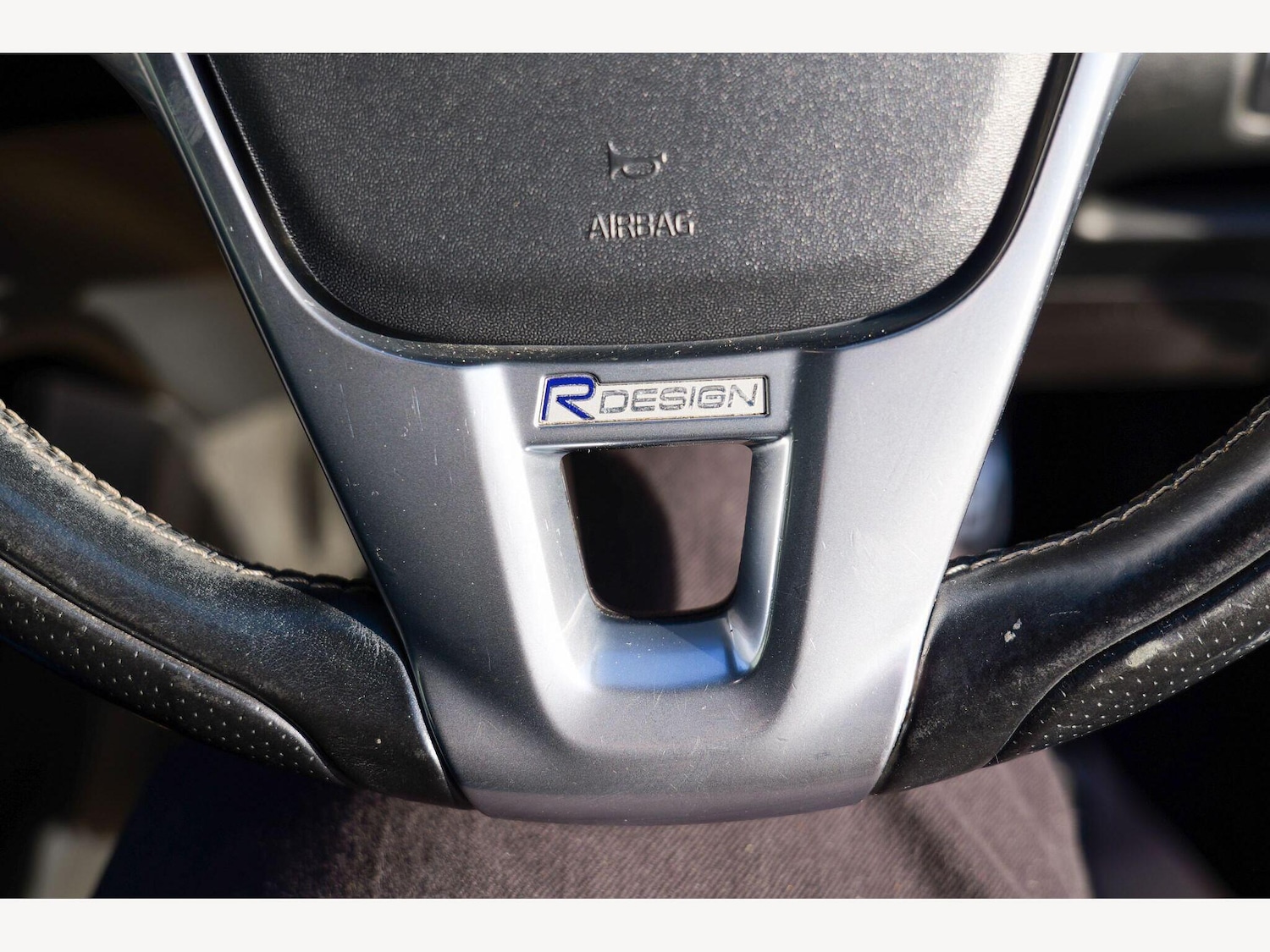 Used Volvo V40 2014 for sale - 77305539: Photo 39