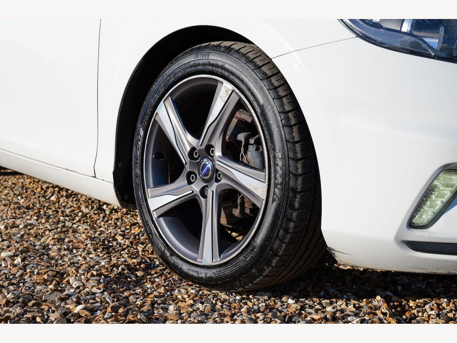 Used Volvo V40 2014 for sale - 77305539: Photo 4