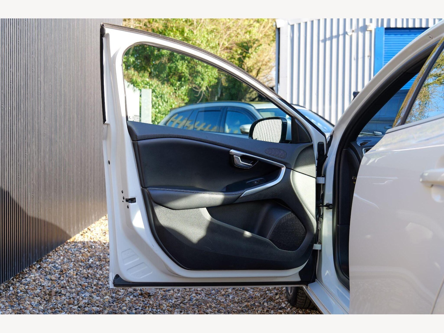 Used Volvo V40 2014 for sale - 77305539: Photo 9