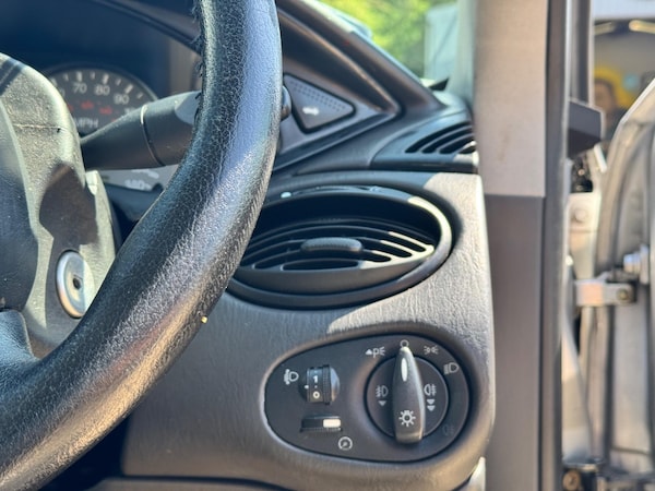 Used Ford Focus 2003 for sale - 76167447: Photo 21