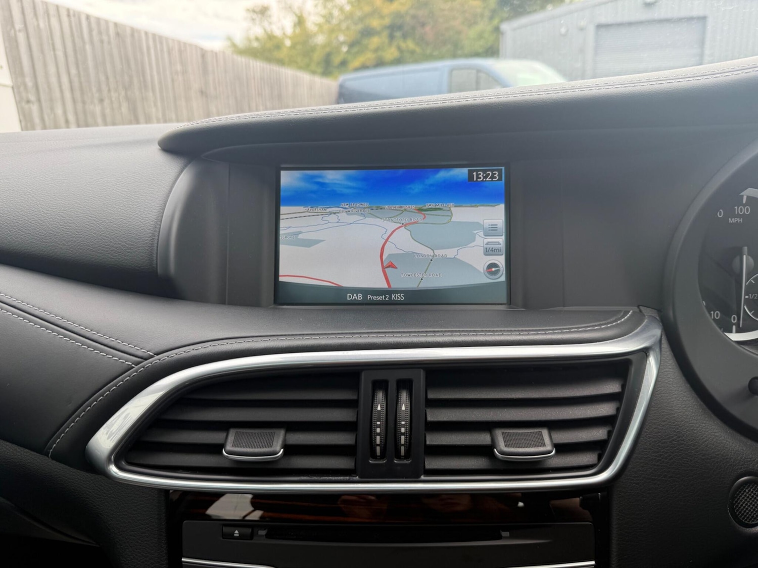 Used Infiniti Q30 2016 for sale - 75808821: Photo 22