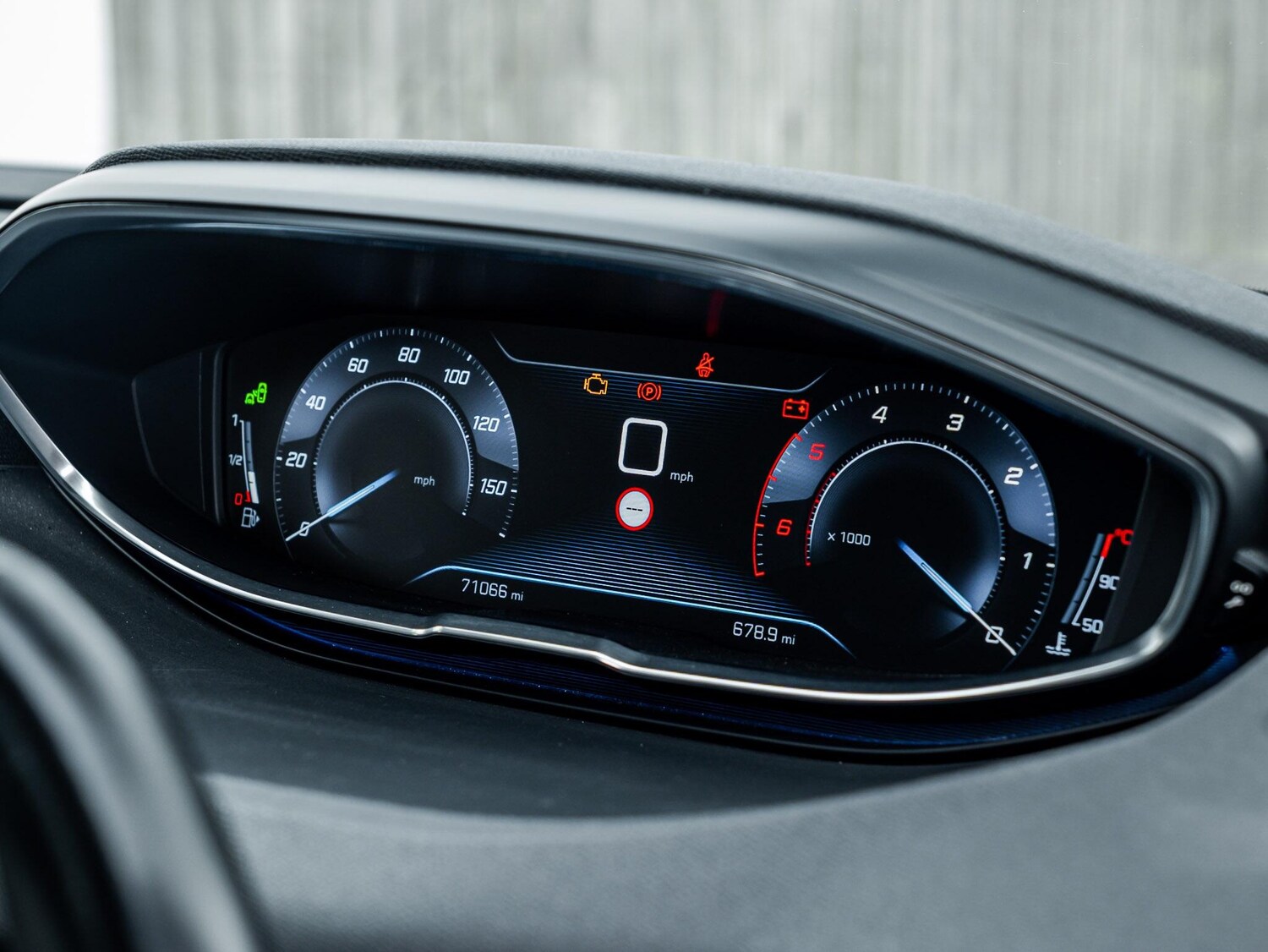 Used Peugeot 3008 2018 for sale - 76326075: Photo 27