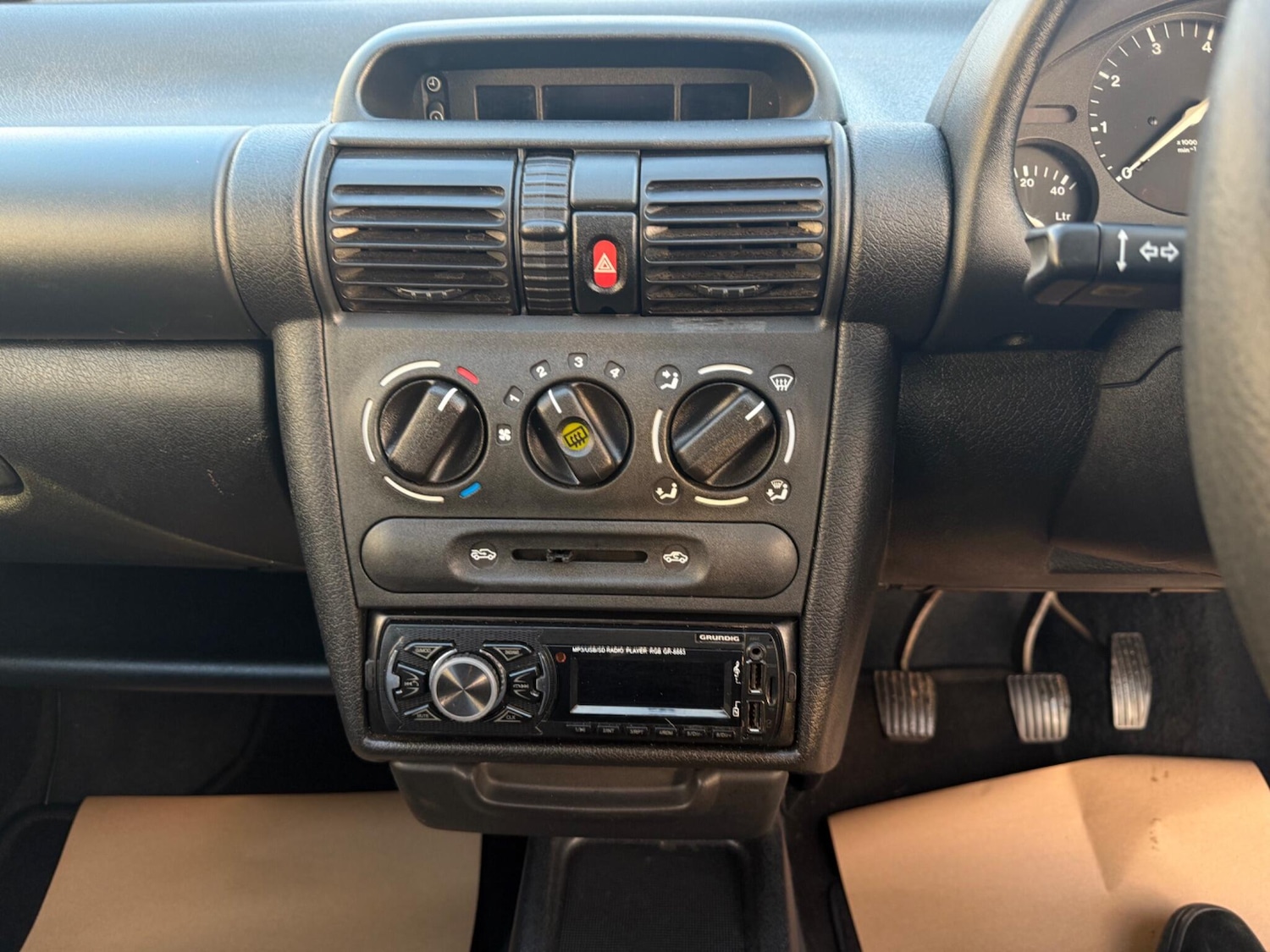 Used Vauxhall Corsa 2000 for sale - 76996230: Photo 20