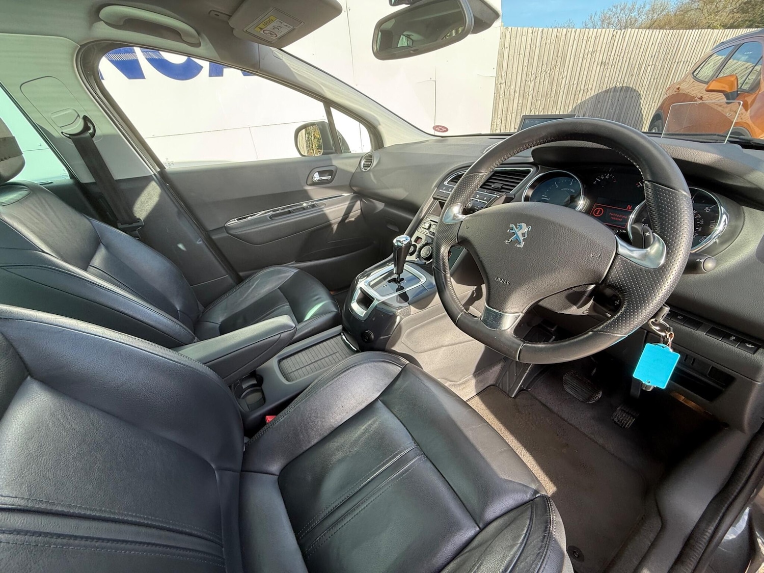 Used Peugeot 5008 2015 for sale - 76550049: Photo 14