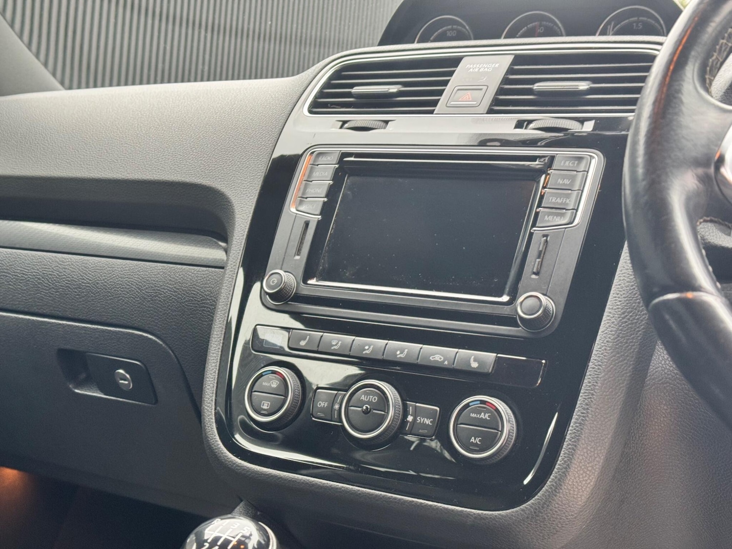 Used Volkswagen Scirocco 2017 for sale - 77625840: Photo 27