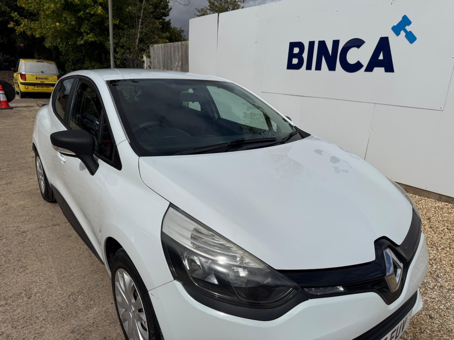 Used Renault Clio 2015 for sale - 76440484: Photo 3