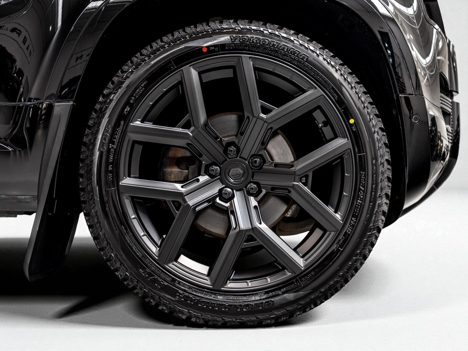 Used Land Rover Defender 110 for sale - 76824038: Photo 11